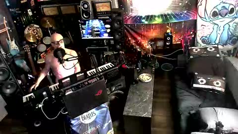 kiveuxmakeu online show from March 12, 4:13 pm