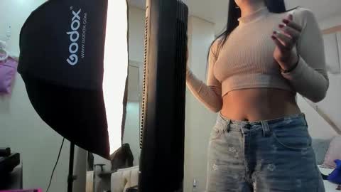 Snapshot of kiwi_lov23 chatting on February 9, 12:31 pm Kiwi online show from February 9, 12:31 pm