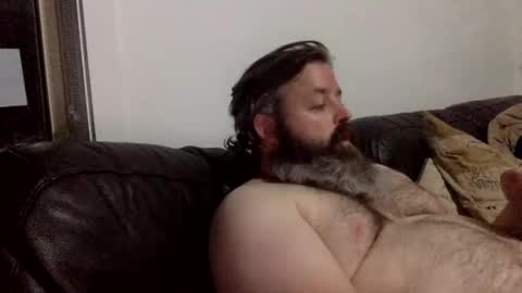 Snapshot of kiwiabroad2620 chatting on December 6, 3:33 pm Kiwiabroad online show from December 6, 3:33 pm