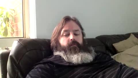 Snapshot of kiwiabroad2620 chatting on February 14, 7:38 am Kiwiabroad online show from February 14, 7:38 am