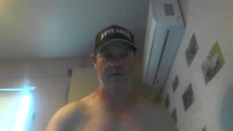 kiwiguy19773 online show from December 1, 8:20 pm