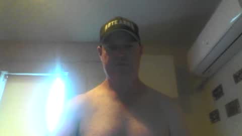 kiwiguy19773 online show from December 25, 4:22 am