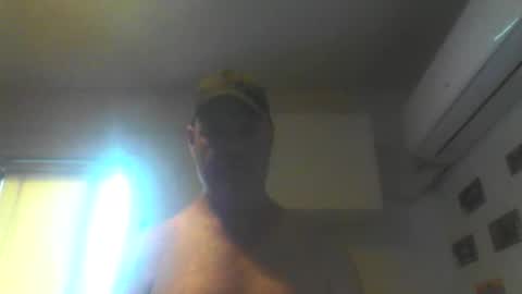 kiwiguy19773 online show from December 14, 11:20 pm