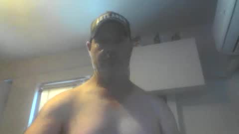 kiwiguy19773 online show from February 8, 11:19 pm