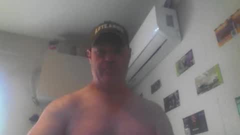 kiwiguy19773 online show from April 21, 10:56 pm