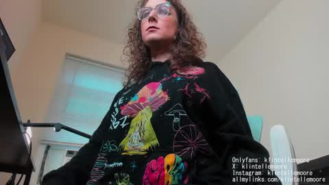 Klintelle Moore online show from December 6, 8:51 pm