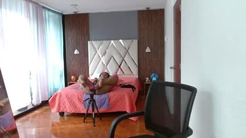 Snapshot of kloe_rousse01 chatting on May 19, 8:26 pm online show from May 19, 8:26 pm