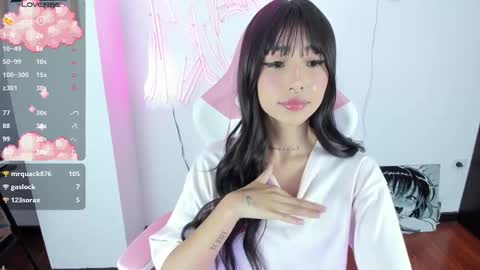 Snapshot of kloeking_ chatting on March 12, 2:39 am kloe online show from March 12, 2:39 am