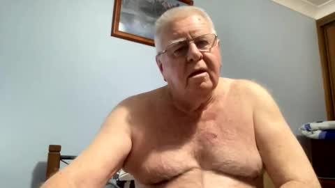 Aussiedude online show from March 15, 10:32 am