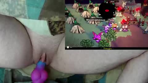 Snapshot of knottedkit chatting on January 10, 3:29 am knottedkit online show from January 10, 3:29 am