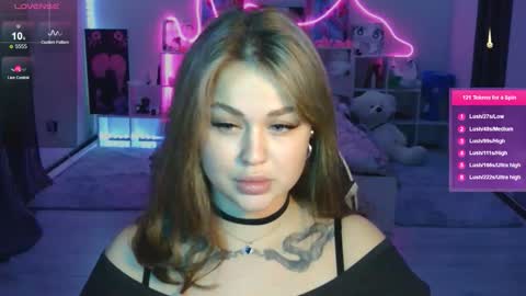 Mia online show from November 7, 5:13 pm