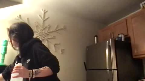 Snapshot of konniefirst chatting on March 3, 7:25 am Konnie online show from March 3, 7:25 am