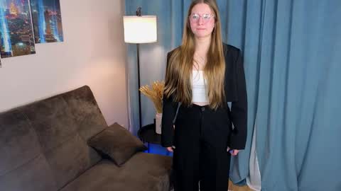 Snapshot of koolyquiser chatting on November 12, 1:55 pm Jenna online show from November 12, 1:55 pm