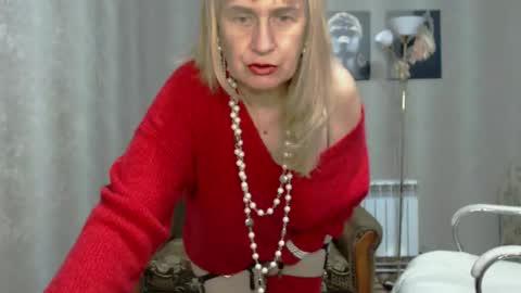 VIKA online show from October 1, 5:30 pm