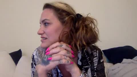 koyoteej online show from January 13, 2:42 pm