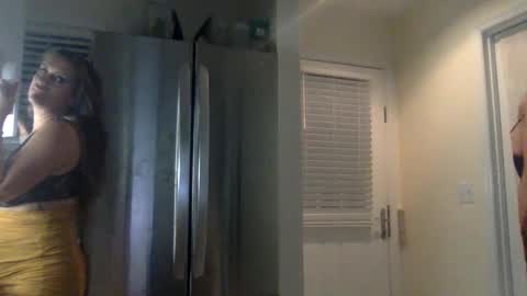 koyoteej online show from January 18, 8:10 am