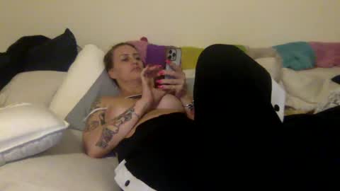 koyoteej online show from January 21, 10:52 am