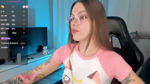 Snapshot of koza_dereza_ chatting on December 12, 7:48 pm Jess online show from December 12, 7:48 pm