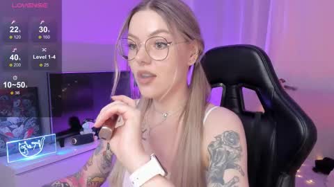 Snapshot of koza_dereza_ chatting on September 27, 3:39 pm Jess online show from September 27, 3:39 pm