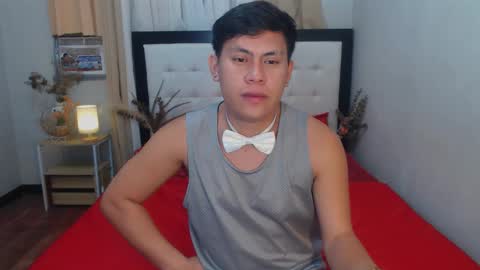 Snapshot of kramerfoxx chatting on December 13, 8:15 pm Kramer online show from December 13, 8:15 pm