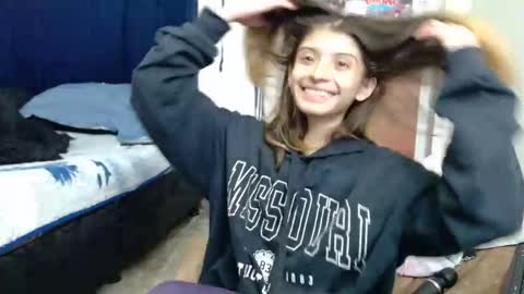 kratos_and_afrodita online show from April 19, 8:24 am