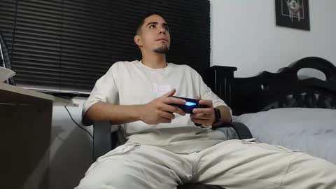 kratoswolf online show from January 9, 5:04 pm