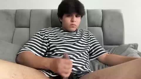 Snapshot of krexxxtofer chatting on March 1, 8:33 pm krexxxtofer online show from March 1, 8:33 pm