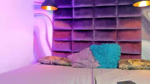 Snapshot of kris_kane chatting on February 14, 12:09 am kriss online show from February 14, 12:09 am