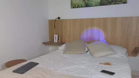 Snapshot of kris_kane chatting on October 20, 2:01 am kriss online show from October 20, 2:01 am