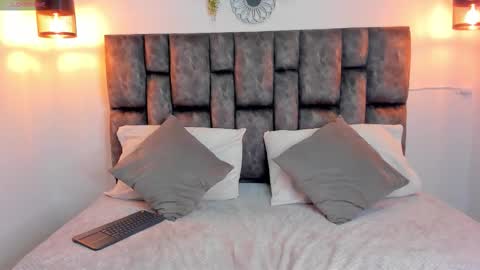 kris_kane1 online show from January 18, 12:03 am