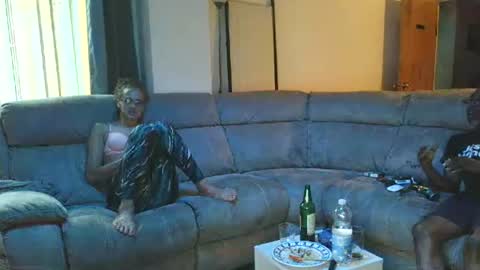 Snapshot of krisangels1 chatting on June 16, 7:49 pm Kris and Angels Summer Snowy IvY online show from June 16, 7:49 pm