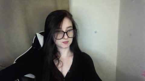 Kris online show from February 8, 8:56 pm