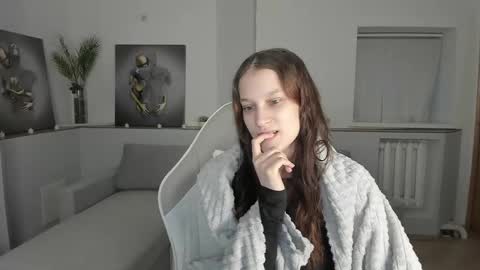 krisdoeil online show from February 2, 2:10 am