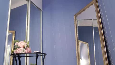 kriskras__ online show from October 2, 5:25 am