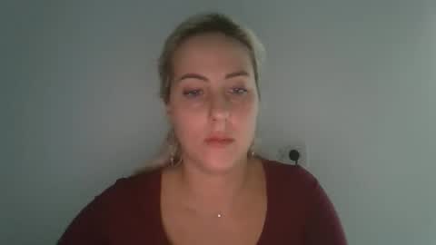 Snapshot of kriss_grace chatting on October 10, 2:27 pm Grace online show from October 10, 2:27 pm