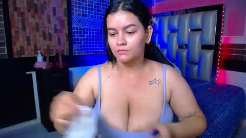 kriss_sweetboobs online show from March 6, 12:56 pm