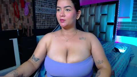 kriss_sweetboobs online show from April 1, 1:41 pm