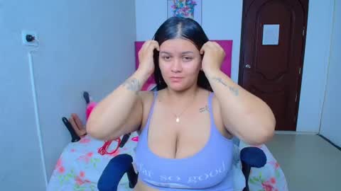 Snapshot of kriss_sweetboobs chatting on July 14, 1:06 pm kriss_sweetboobs online show from July 14, 1:06 pm