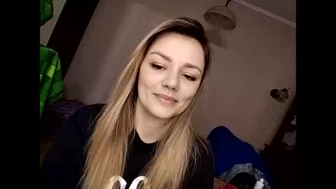 Snapshot of krisssexi chatting on January 24, 2:41 pm KrissSexi online show from January 24, 2:41 pm