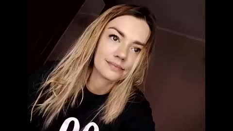 Snapshot of krisssexi chatting on October 11, 4:12 am KrissSexi online show from October 11, 4:12 am