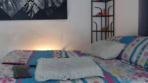 Andrea online show from November 6, 7:04 pm