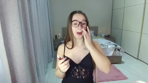 twitter    Annemarye 23 online show from February 5, 7:35 am