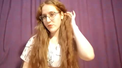 Snapshot of kristansarinsky chatting on November 27, 8:16 am Kris online show from November 27, 8:16 am