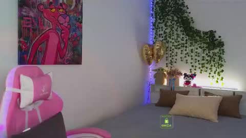 Snapshot of kristen_sayles chatting on September 14, 6:29 pm Kris online show from September 14, 6:29 pm