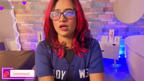 Snapshot of kristen_tay chatting on January 16, 3:21 am kristen_tay online show from January 16, 3:21 am