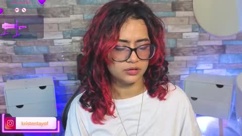 Snapshot of kristen_tay chatting on February 8, 8:07 am kristen_tay online show from February 8, 8:07 am