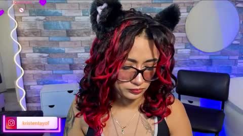 Snapshot of kristen_tay chatting on February 18, 3:24 am kristen_tay online show from February 18, 3:24 am