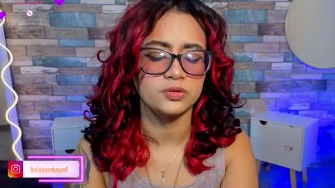 Snapshot of kristen_tay chatting on February 19, 3:13 am kristen_tay online show from February 19, 3:13 am