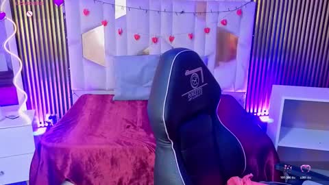 Snapshot of kristen_tay chatting on February 28, 3:18 am kristen_tay online show from February 28, 3:18 am