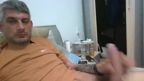 kristijan971161 online show from May 18, 6:14 pm